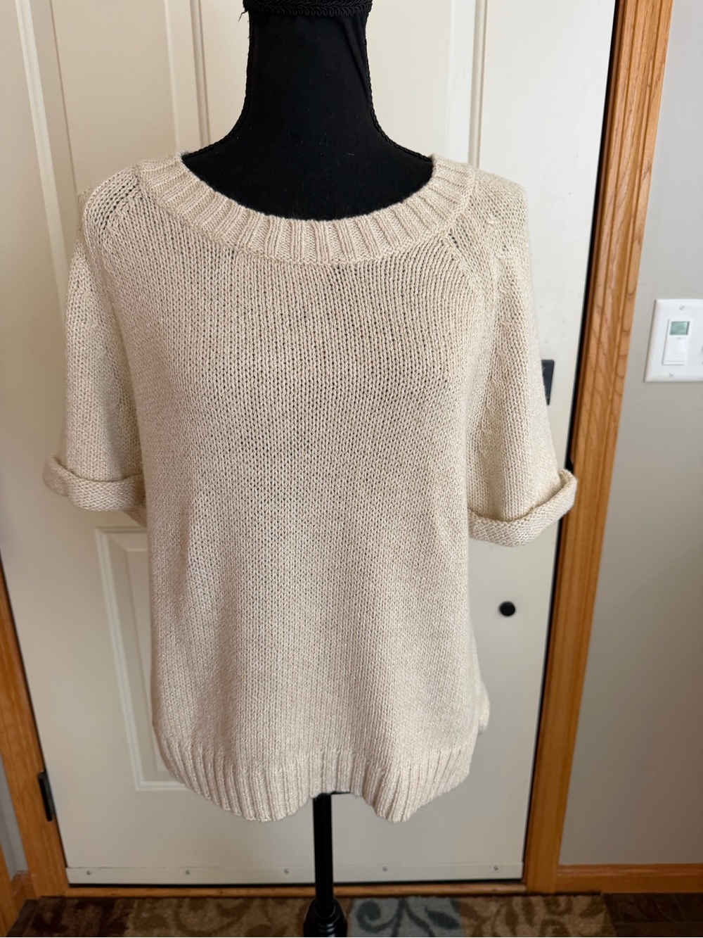 Banana Republic viscose cotton blend pull over natural cream & gold sweater.Med